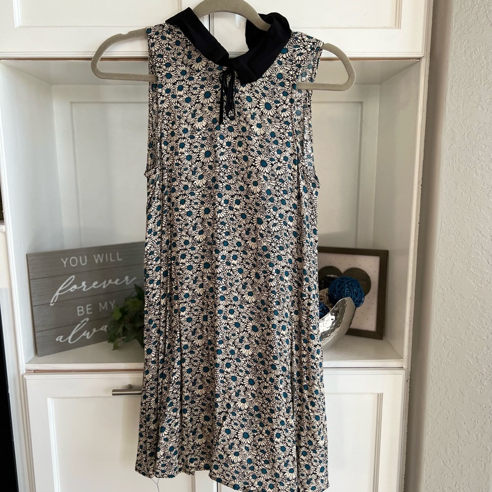 Women’s high neck floral print dress
